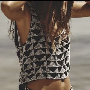 Zara | Size L | Beaded Geometric Crop Tank